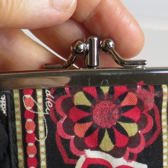 Vera Bradley kiss lock x2 Pirouette pattern clutch wallet Quilted black & red - Picture 6 of 9